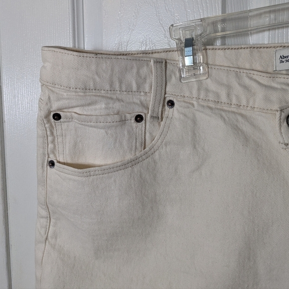 NWT Abercrombie & Fitch The 90s Relaxed‎ Cutoff Short in Cream Size 35 Waist - Picture 7 of 9